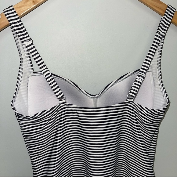 bond-eye Tankini Top Size 8 US White Grey Striped Twist Front  NipTuck Australia - Picture 6 of 11